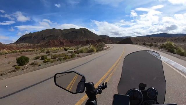 [S2 - Eps. 60] ALONE On The Road In Bolivia [Uyuni To Potosi]