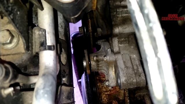 2013 Toyota Yaris 1.5 Cómo cambiar la bomba de el agua ( How to change the water pump) смотреть онлайн