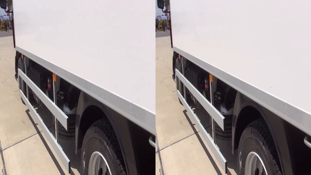 Renault Trucks D 12 Refrigerated Lorry Truck (2016) Exterior and Interior in 3D смотреть онлайн