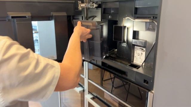 Очистка капучинатора кофемашины Neff C17KS61H0