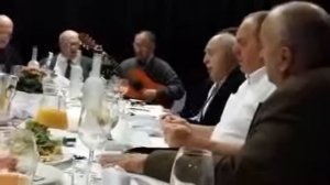 Грузины поют для русских (грузинское застолье)