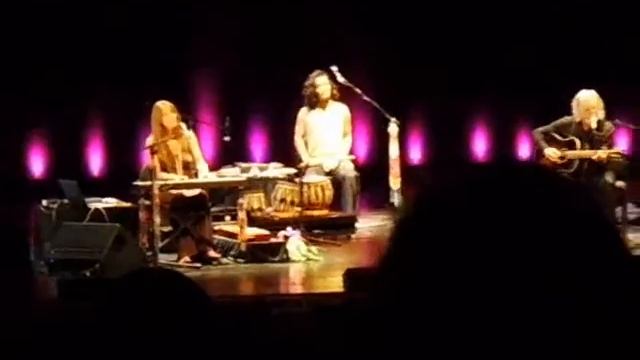 Gayatri Mantra. Deval Premal- Miten- con Manose смотреть онлайн