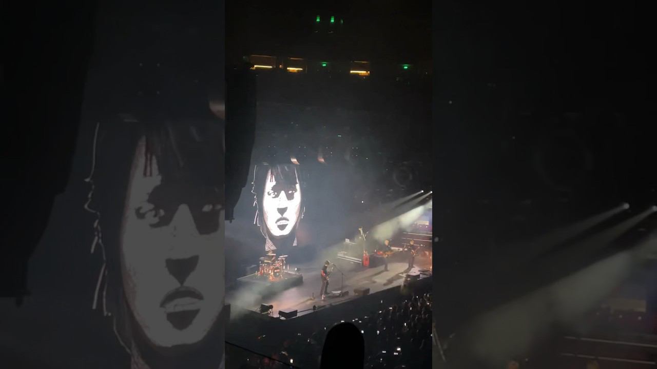 Опять вспоминаю концерт, на котором я был в конце весны. КИНО - Перемен #shorts #цой #каспарян #кино смотреть онлайн