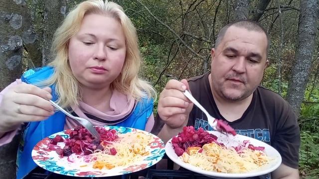 Обжор - фунчоза с курицей и винегрет