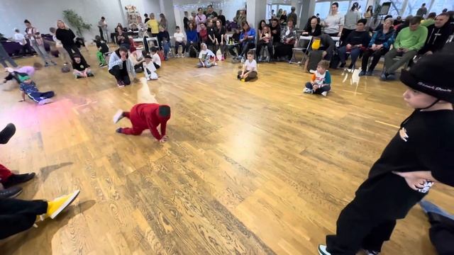 Мои брейкинг батлы (Новички) / My breaking battles (Beginners 1,2y practice) / StepUp Kids 11-202 смотреть онлайн