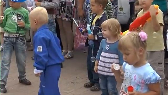 Приходите веселиться к нам на праздник пузырей! смотреть онлайн