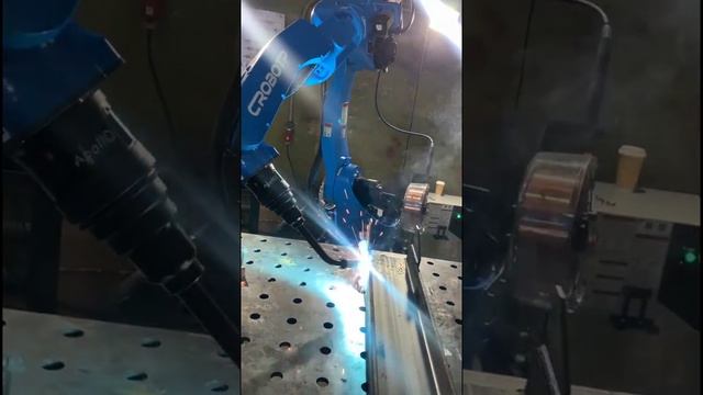 Отзыв о промышленном сварочном роботе CRP ROBOT смотреть онлайн