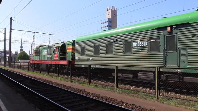 Тепловоз ЧМЭ3-6199 на ст. Рига-Пасс / CME3-6199 at Riga main station смотреть онлайн