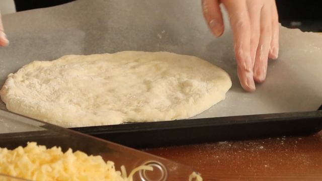 Домашняя пицца | Тесто для пиццы | Готовка без слов #6 смотреть онлайн