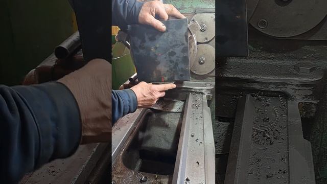 Установка квадратной пластины по центру оси токарного станка. смотреть онлайн