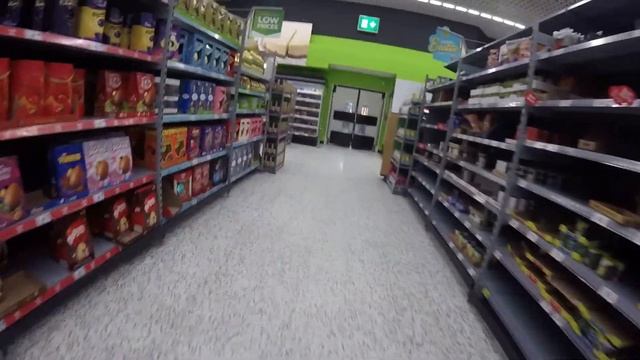 В магазине Brighton Hollingbury "Asda" смотреть онлайн