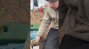 Гайд. Как вкрутить кровельные саморезы (в каркас теплицы). Мы это сделали? Не может быть...