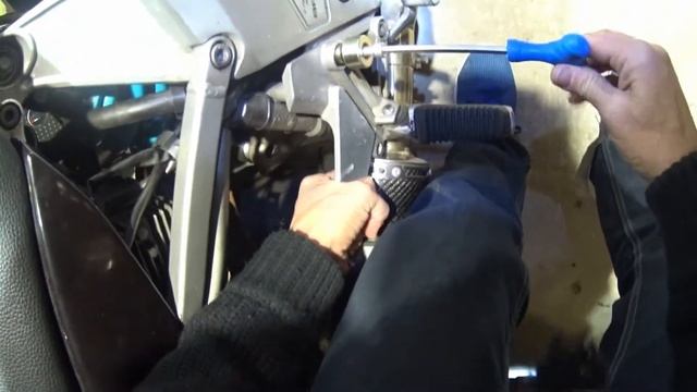 Abba Superbike Stand and "Universal" fitting kit - 1989 Honda NT650 Bros: Swingarm Removal Kit смотреть онлайн
