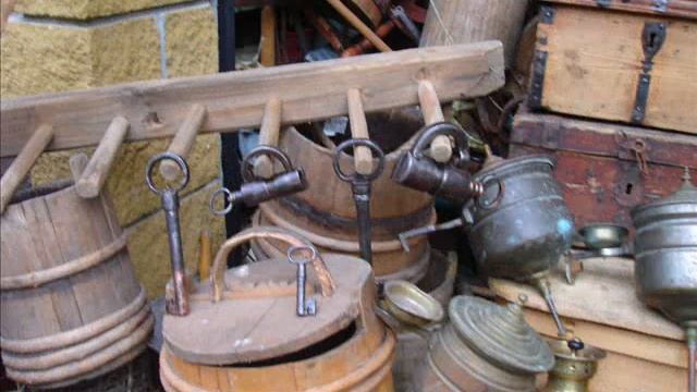Глиняные горшки кувшины корчаги предметы старины / Clay pots, jugs, Russian antiquities смотреть онлайн