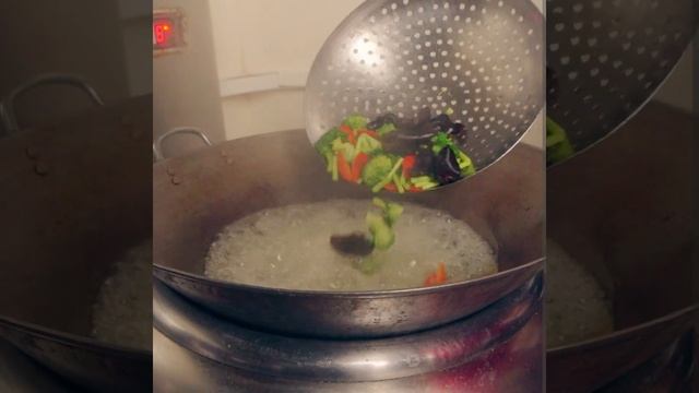 ЛАпша с морепродуктами смотреть онлайн