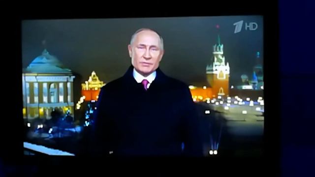 ВЛОГ: С новым 2020 годом!🎄
Наше застолье, Новогодняя ночь🎉🎆 (подготовка к празднику) смотреть онлайн