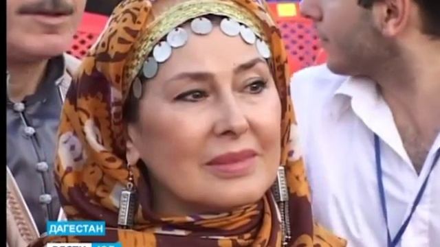 В Дагестане по праздникам жители облачаются в национальные костюмы смотреть онлайн