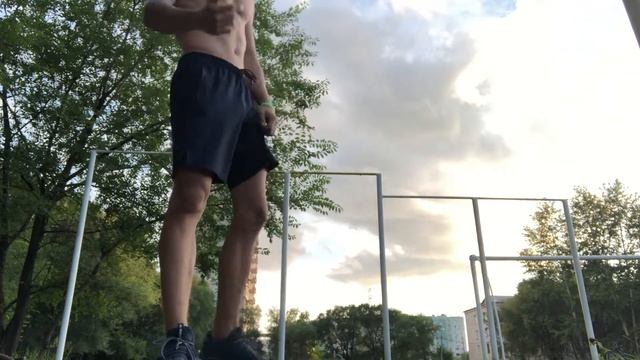 5 ПРОСТЫХ ЭЛЕМЕНТОВ НА ТУРНИКЕ(Обучалка)WORKOUT смотреть онлайн