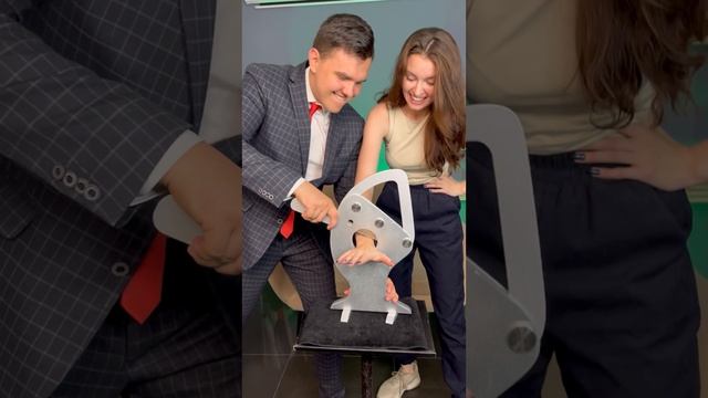 Отрубил руку! (фокус, пранк) #shorts смотреть онлайн