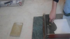 Приспособление для нанесения плиточного клея