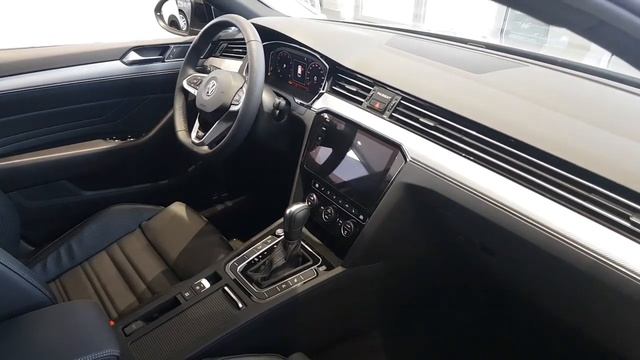 Volkswagen Passat Variant 2.0 TSI 272 KM 4MOTION смотреть онлайн