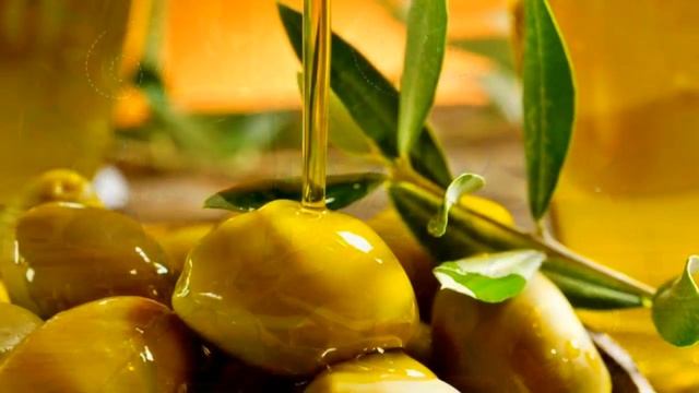 ОЛИВКОВОЕ МАСЛО свойства и применение, оливковое масло натощак, полезные свойства оливкового масла смотреть онлайн
