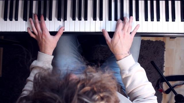 How to play | Dayglow - Crying on the Dancefloor PIANO TUTORIAL смотреть онлайн