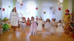 Красивый танец Снежинок Новогодний утренник в детском саду Младшая группа