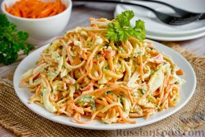 Популярная классика.
САЛАТ ИЗ КРАБОВЫХ ПАЛОЧЕК, МОРКОВИ ПО-КОРЕЙСКИ И СЫРА