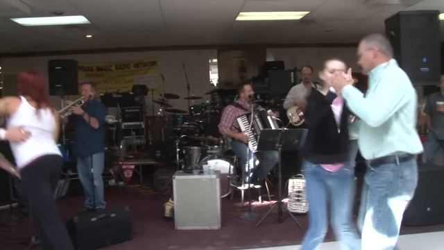 The Beat & Polka Country Musicians смотреть онлайн