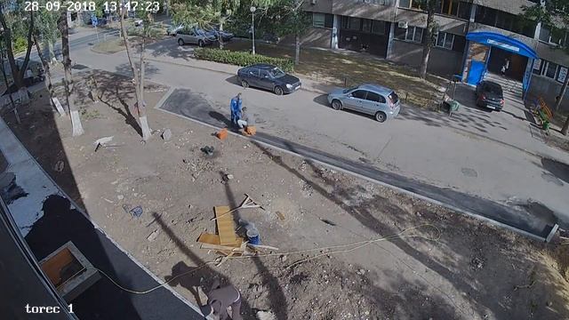 Благоустройство на торце у 1-го подъезда WWW.DOM49.COM смотреть онлайн