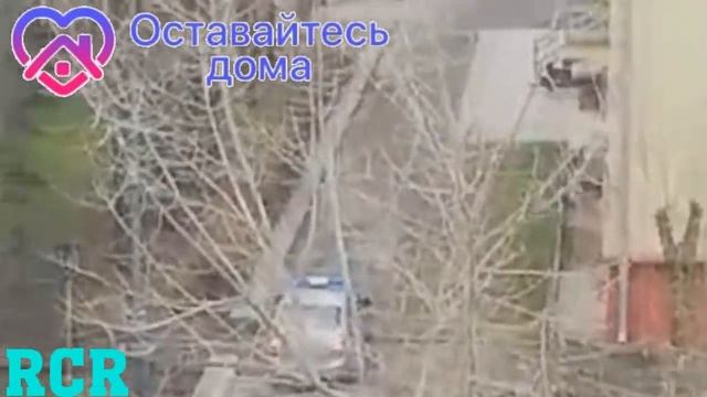 В ВОЛГОГРАДЕ ПОЛИЦИЯ ЛОВИТ НАРУШИТЕЛЯ САМОИЗОЛЯЦИИ #RCR #RCR.mp4