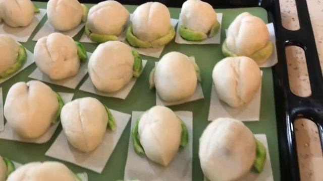 Daphne's Longevity Peach Buns (Shao Bao) Demonstration смотреть онлайн