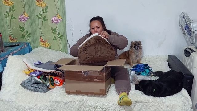 Посылку из Германии еле забрала? | Повезла маму на рынок за грунтом, а привезла ещё одного дед смотреть онлайн