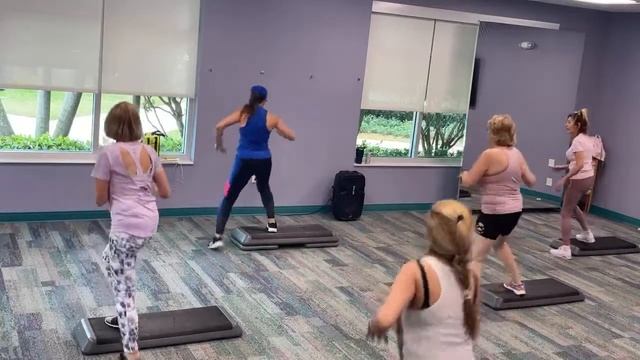 Zumba step 4/22 смотреть онлайн