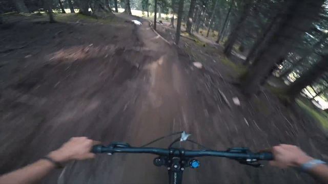 DESTROYING MY SHOCK - BIKEPARK INNSBRUCK | Downhill Roadtrip ft. Felix смотреть онлайн