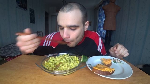 МУКБАНГ/АСМР МАКАРОНЫ С МЯСОМ В ПОДЛИВЕ/ БУТЕРБРОДЫ-ХЛЕБ,МАЙОНЕЗ,ЧЕСНОК,МОРКОВЬ/ EATING/ASMR/Mukban смотреть онлайн