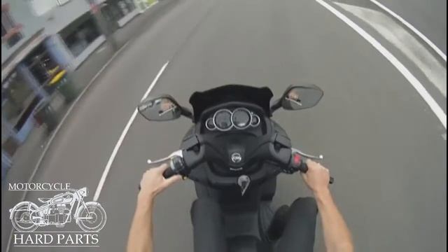 SYM GTS300i Scooter Review смотреть онлайн