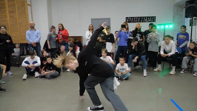 отбор 1x1 до 13 лет bboy Ilskill vs Kripy - "ALL OPTION" break dance battle смотреть онлайн