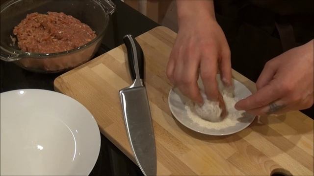 Фрикадельки по-деревенски в томатном соусе с гарниром из жаренного картофеля с грибами смотреть онлайн
