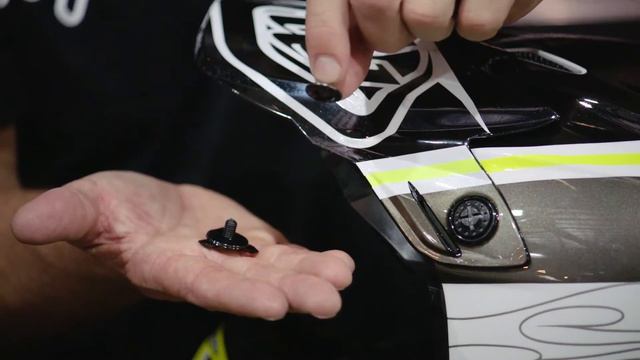 Unboxing the TLD SE4 Polyacrylite Helmet смотреть онлайн