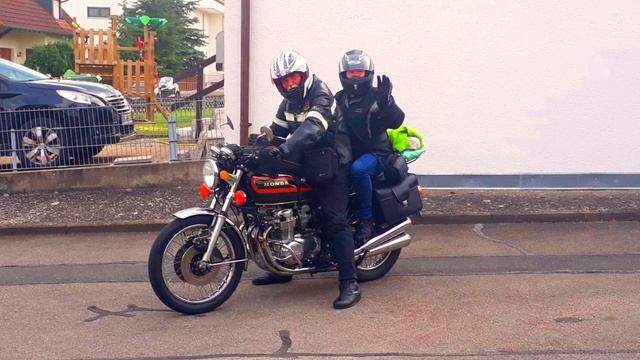 Kawasaki Z1000ST 1979 - Delivering Shafty - The Bike Swap смотреть онлайн