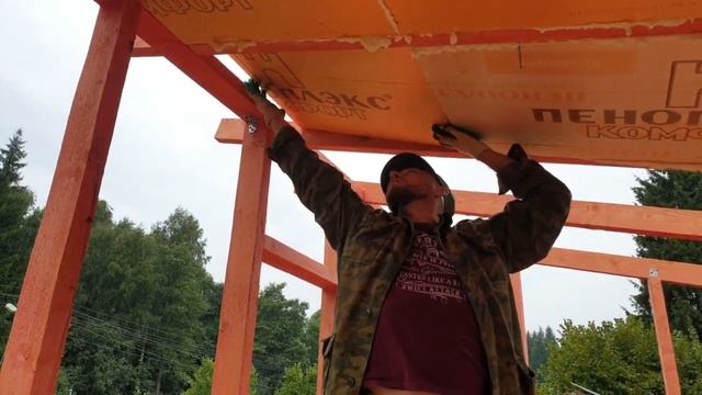 Мини-дом, строим сами. 4й день работы с каркасом. Утепление смотреть онлайн