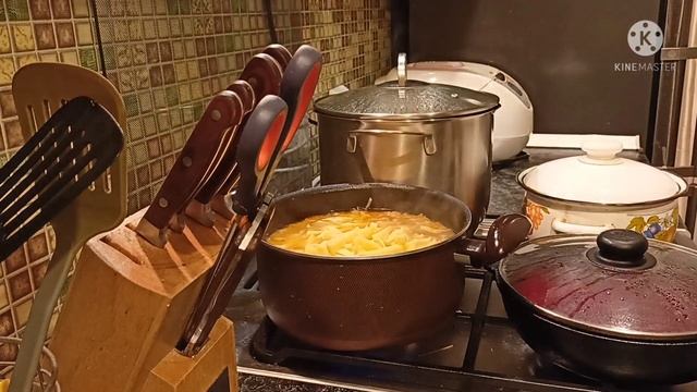 Вечер со мной, готовлю борщ и холодец! смотреть онлайн