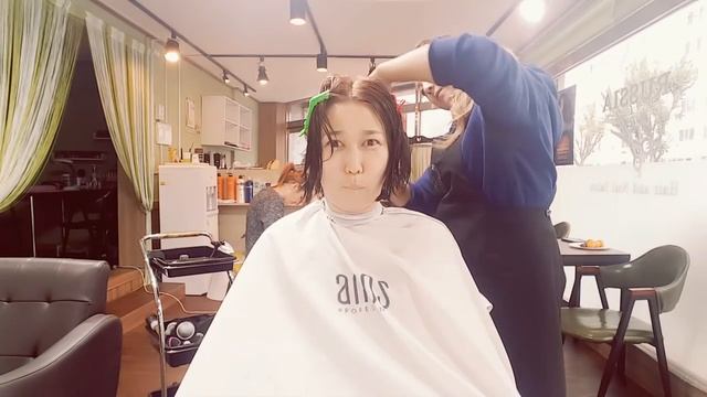 Лысые женщины: проблема парикмахеров в Южной Корее смотреть онлайн