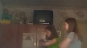 Бесимся с сестрой