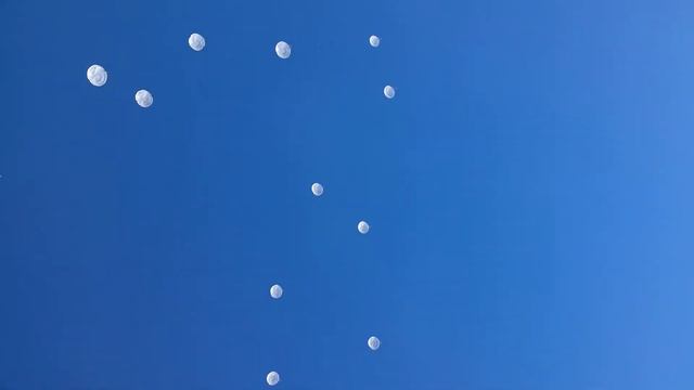 Десантирование с ИЛ-76 (4 самолёта) смотреть онлайн