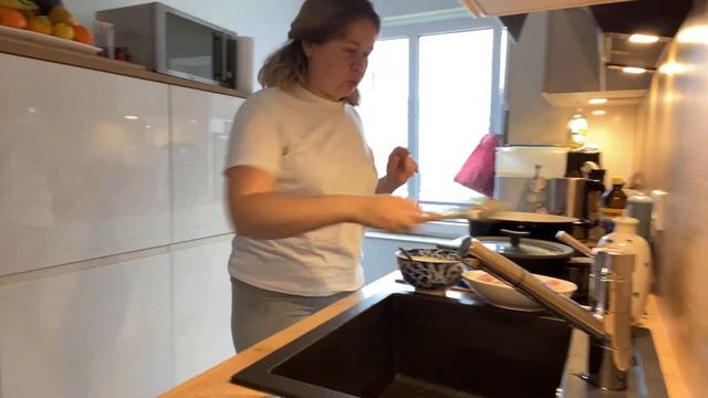 Что приготовить на обед /Курица в сливочном соусе с чесноком смотреть онлайн
