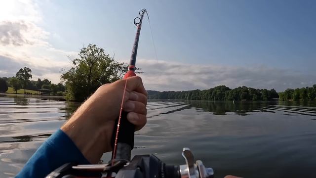 Shallow Water Catfishing with Balloons and Stinger Flies смотреть онлайн