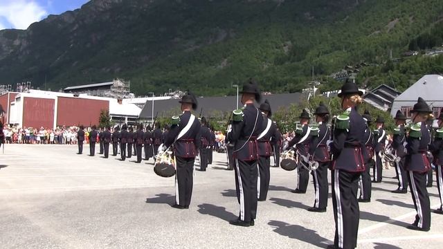 HM Kongens Garde i Odda, drill смотреть онлайн